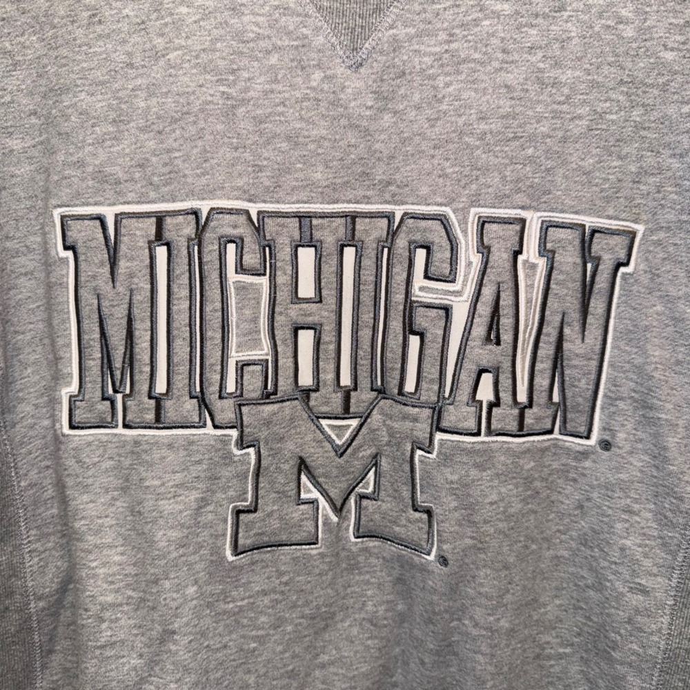 Michigan Wolverines Majestic Mens L Crewneck Sweatshirt Gray Applique NCAA
